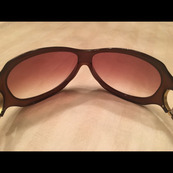 Authentic Gucci Sunglasses - Picture 5 of 5